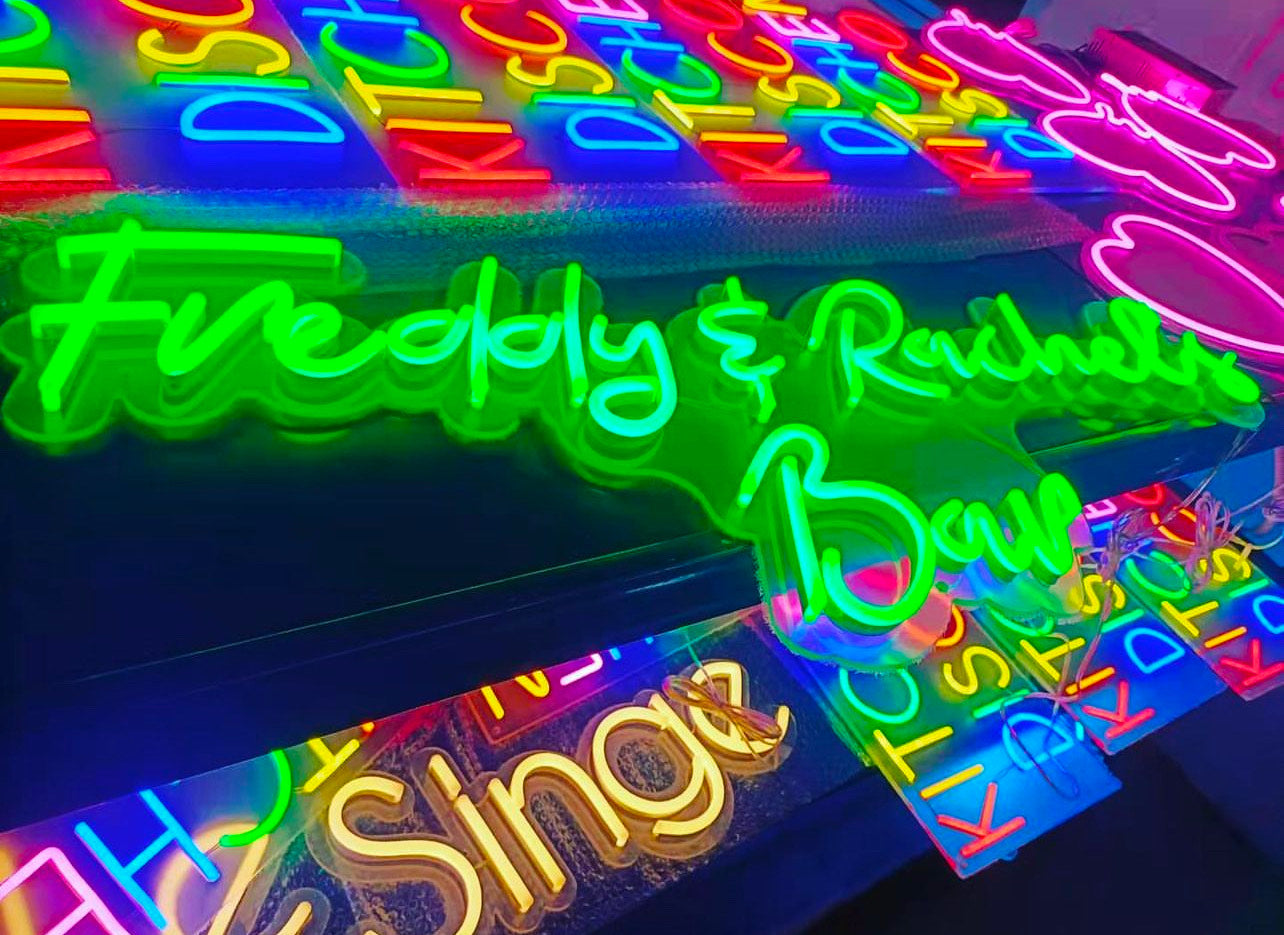 Top Neon Sign Trends for 2025