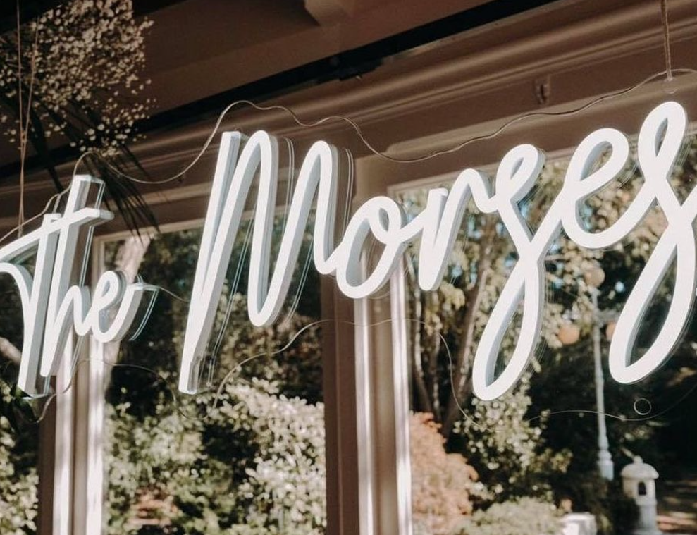 Wedding Neons: Add a Sparkle to Your Big Day